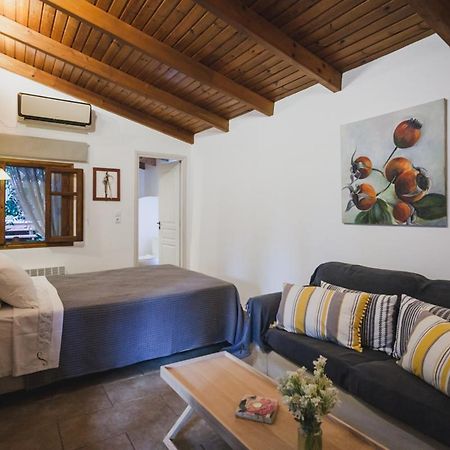 Small Guesthouse In The Garden أمارنثوس المظهر الخارجي الصورة